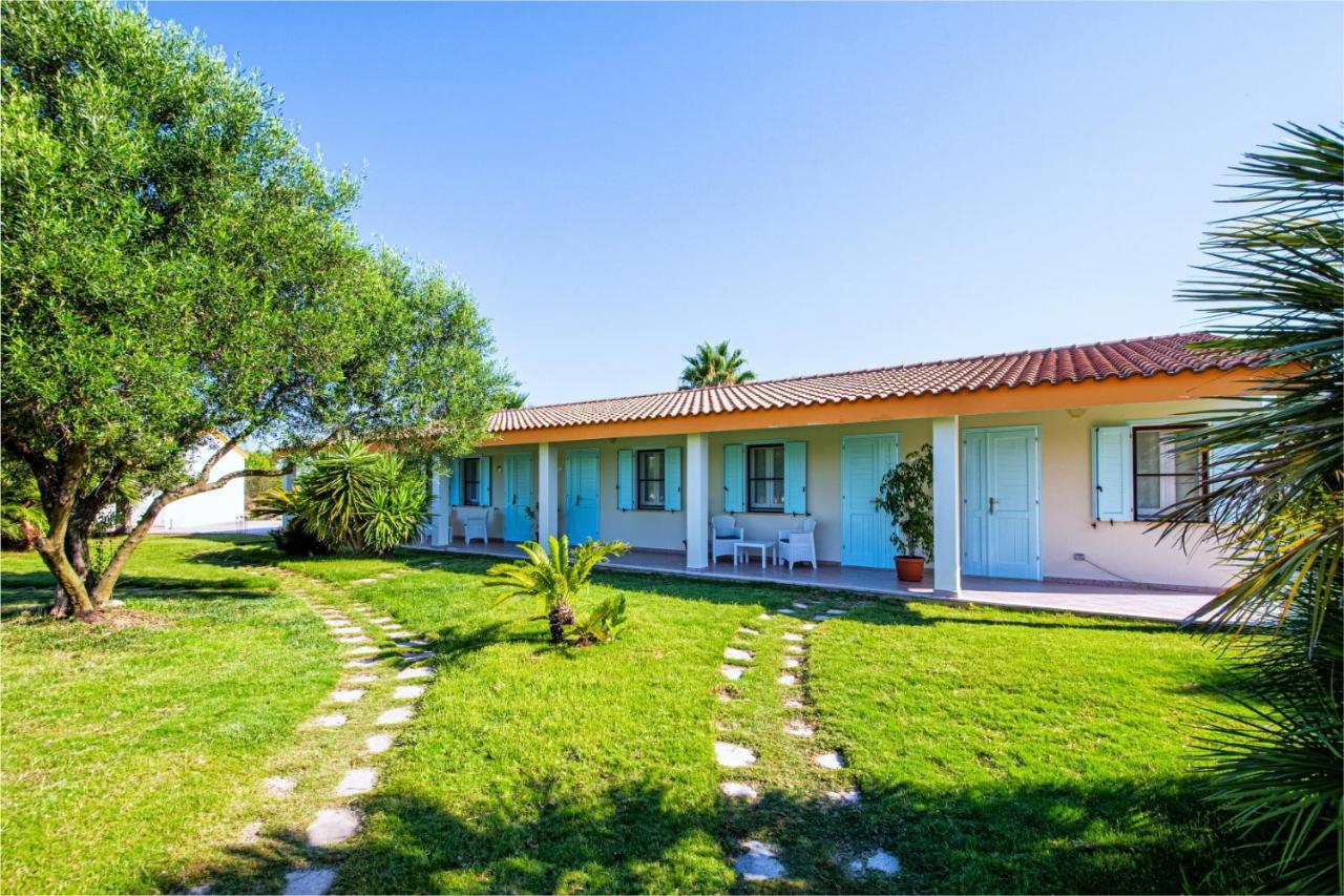 Agriturismo Is Cortillaris Càbras Exteriör bild