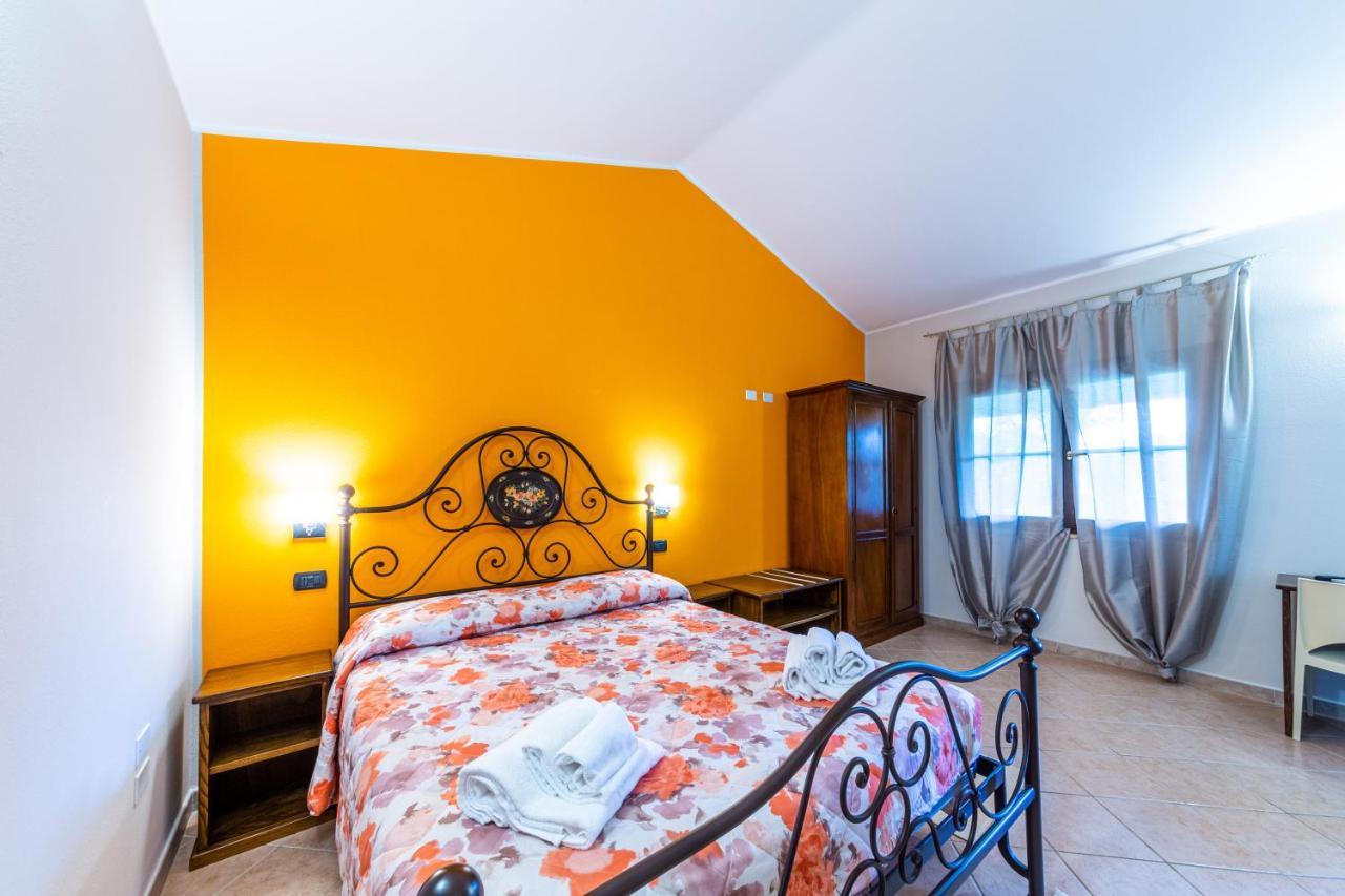 Agriturismo Is Cortillaris Càbras Exteriör bild
